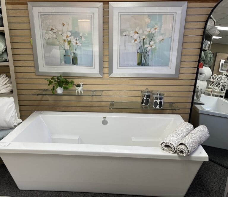 White Bathroom Tub